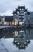 包含徽州山猫队火力全开姑苏雄鲨队，羽毛球半决赛上演耐力碾压对手！争冠格局再洗牌的词条